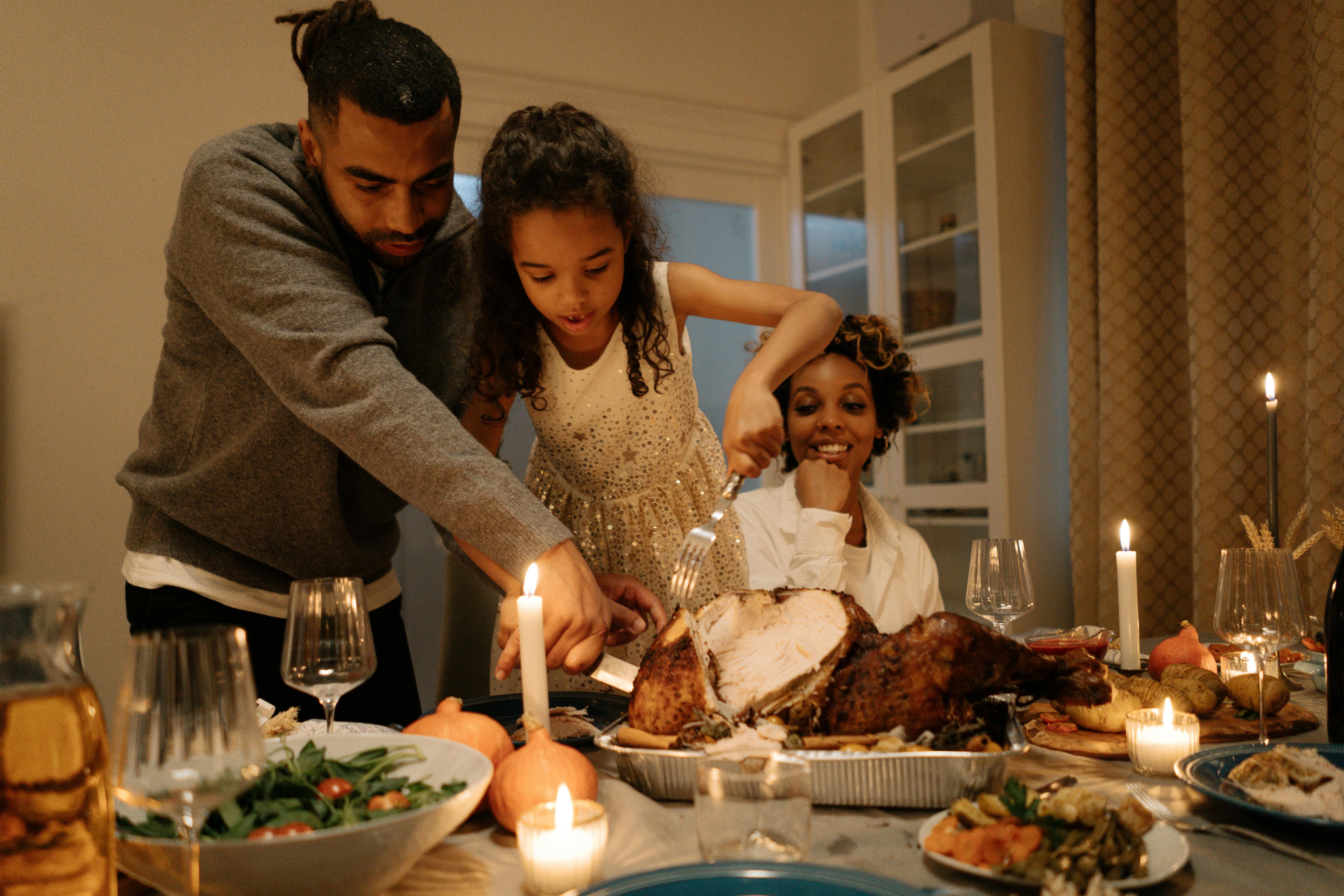 Image of 5 Ways to Keep Kids Happy During Thanksgiving Dinner