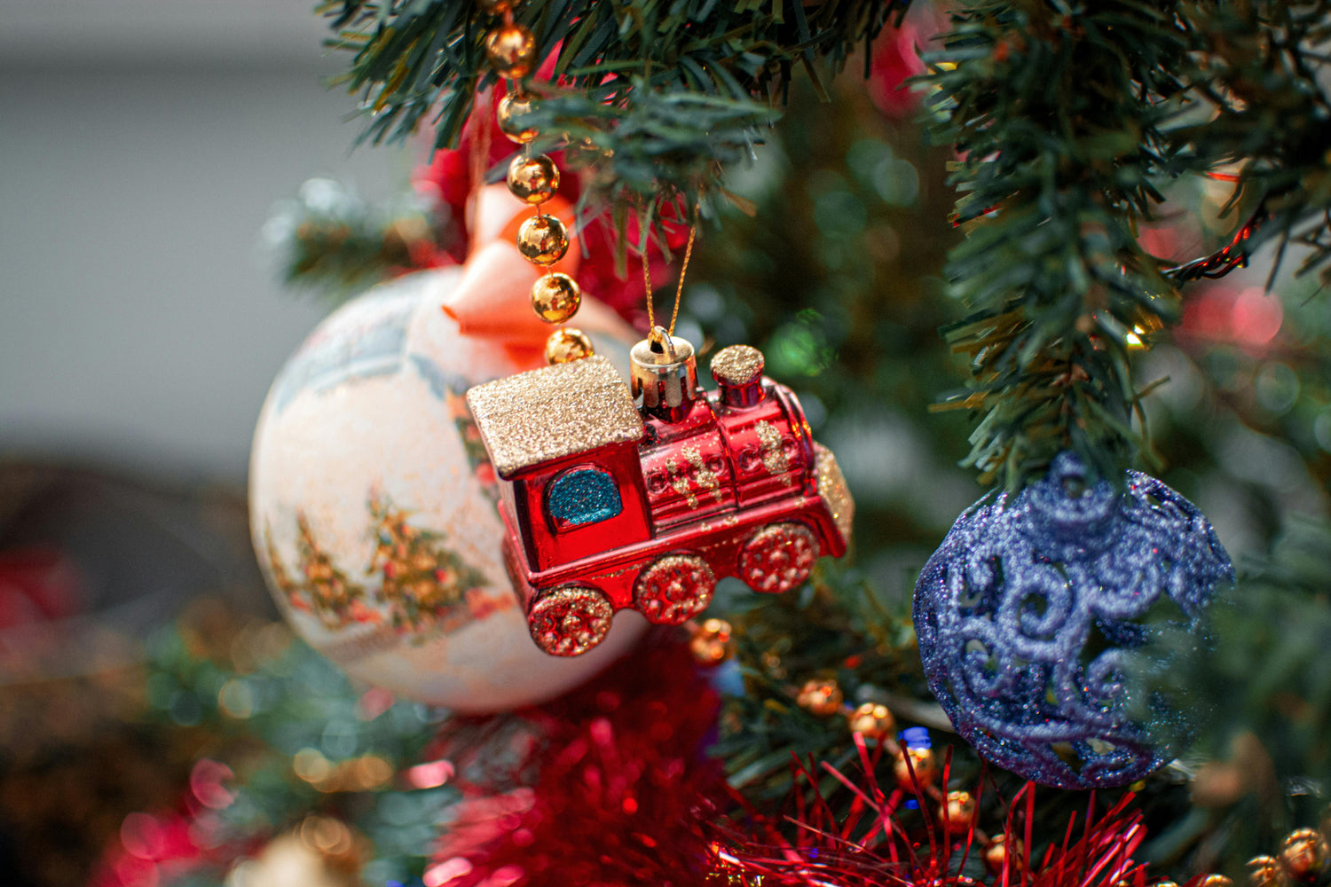 10 Adorable Ways to Use Plush Toys in Your Christmas Decorations