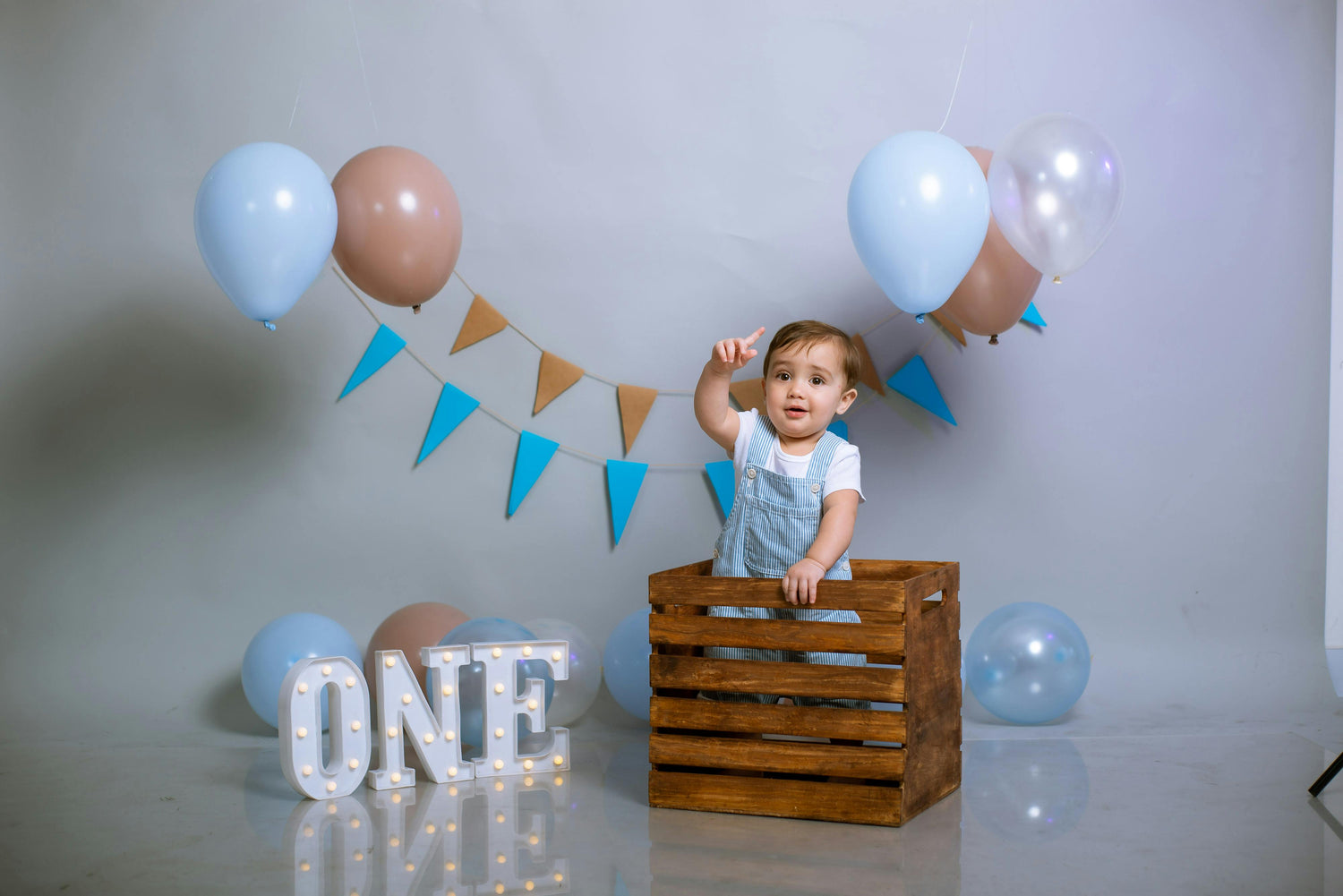 10 Cute Photo Ideas Featuring Your Kids and Their Favorite Plush Toys